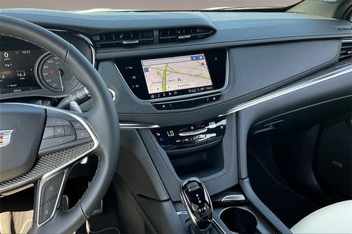 2025 Cadillac XT5 Sport