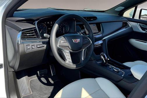 2025 Cadillac XT5 Sport