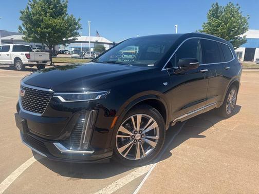 Stellar Black Metallic 2025 Cadillac XT6 Premium Luxury AWD