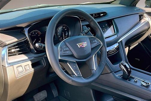 2026 Cadillac XT5 Luxury