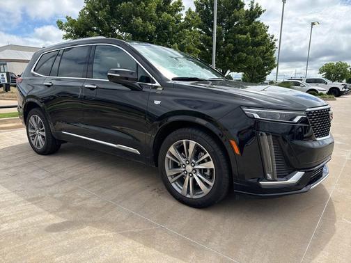 Stellar Black Metallic 2025 Cadillac XT6 Premium Luxury AWD