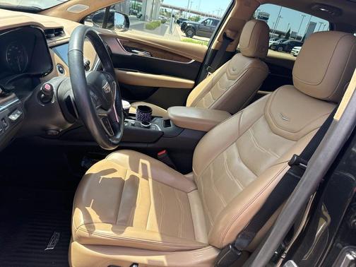 Stellar Black Metallic 2021 Cadillac XT5 Premium Luxury