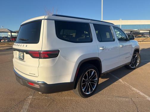 2022 Jeep Wagoneer Series III