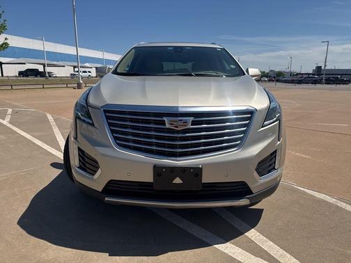 Silver Coast Metallic 2017 Cadillac XT5 Platinum