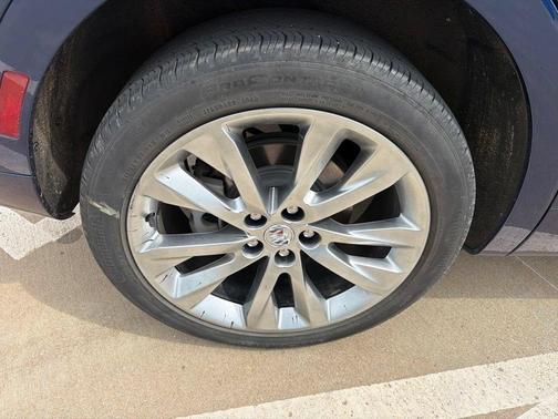 Sapphire Metallic 2023 Buick Envision Avenir