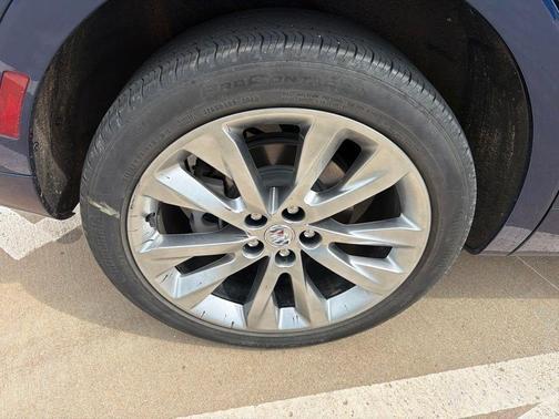 Sapphire Metallic 2023 Buick Envision Avenir