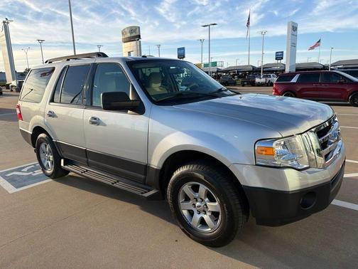 Silver 2011 Ford Expedition XL
