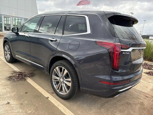 2025 Cadillac XT6 Premium Luxury FWD
