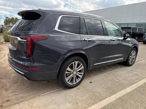 2025 Cadillac XT6 Premium Luxury FWD