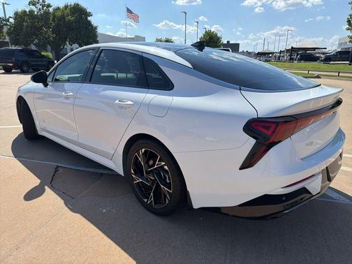 Snow White Pearl 2025 Kia K5 GT-Line