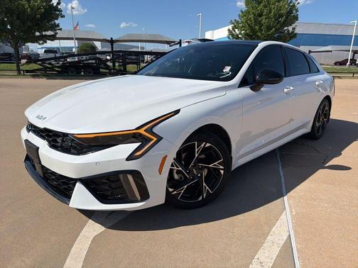 Snow White Pearl 2025 Kia K5 GT-Line