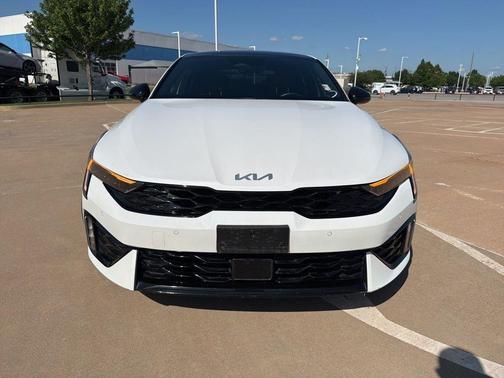 Snow White Pearl 2025 Kia K5 GT-Line