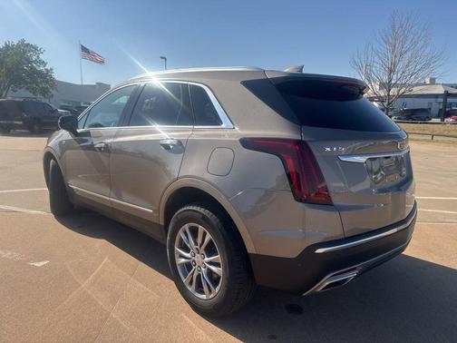 Latte 2023 Cadillac XT5 Premium Luxury