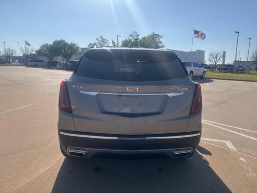 Latte 2023 Cadillac XT5 Premium Luxury