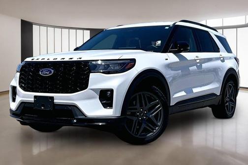 White Metallic 2025 Ford Explorer ST-Line