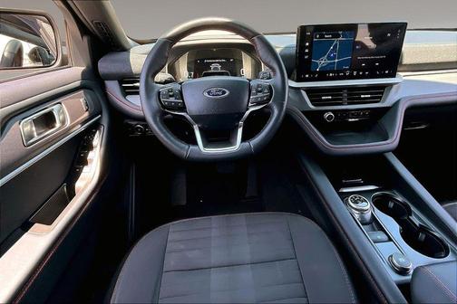 White Metallic 2025 Ford Explorer ST-Line