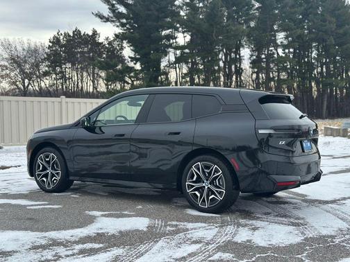2025 BMW iX xDrive50