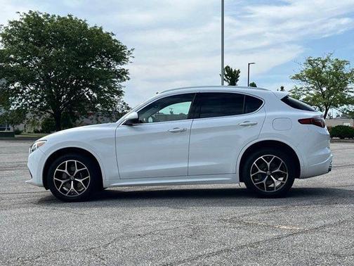 Alfa White 2021 Alfa Romeo Stelvio Ti