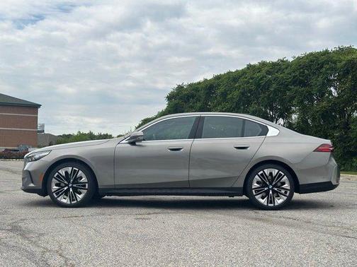 Gray Metallic 2026 BMW 530 i xDrive