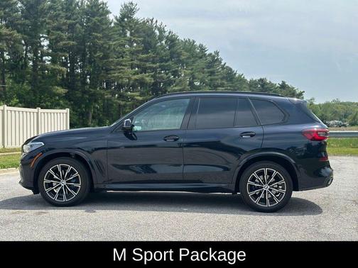 Carbon Black Metallic 2023 BMW X5 xDrive40i