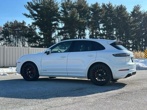 2022 Porsche Cayenne GTS
