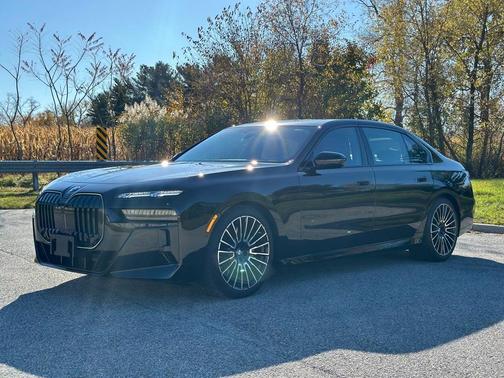 2025 BMW 740 i xDrive