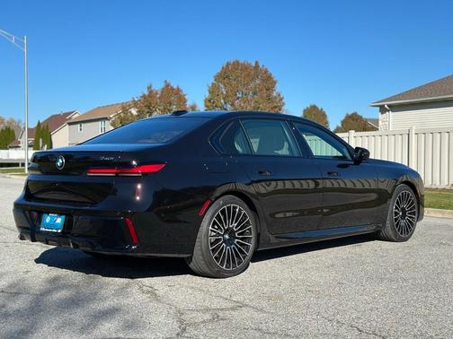 2025 BMW 740 i xDrive