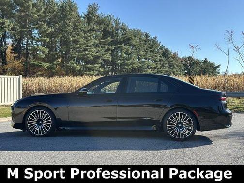 2025 BMW 740 i xDrive