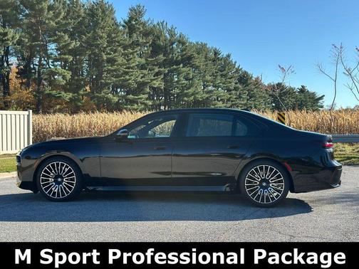 2025 BMW 740 i xDrive