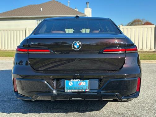 2025 BMW 740 i xDrive