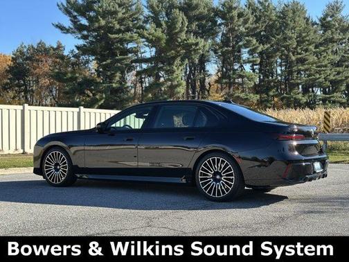 2025 BMW 740 i xDrive