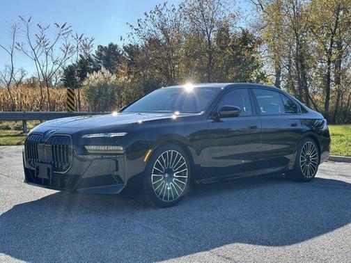 2025 BMW 740 i xDrive