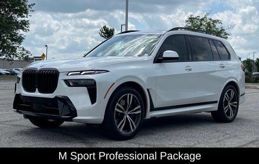 Mineral White Metallic 2025 BMW X7 xDrive40i