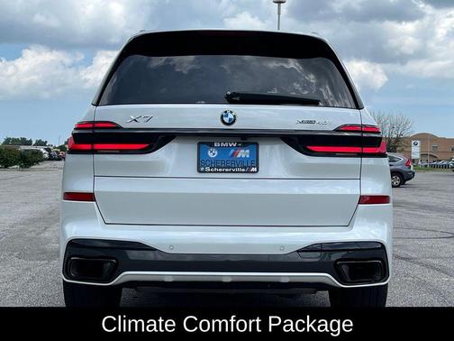 Mineral White Metallic 2025 BMW X7 xDrive40i