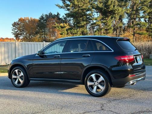 2017 Mercedes-Benz GLC 300 Base