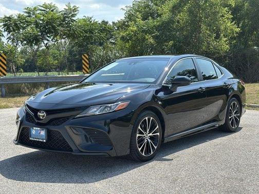 2018 Toyota Camry SE