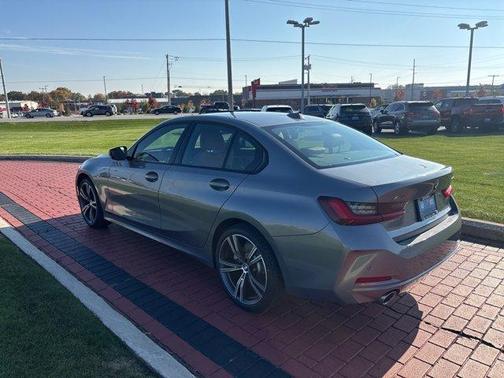 2023 BMW 330 i xDrive