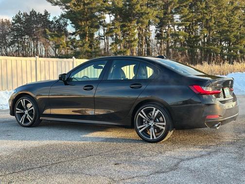 2023 BMW 330 i xDrive