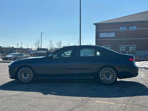 2026 BMW 760 760i xDrive