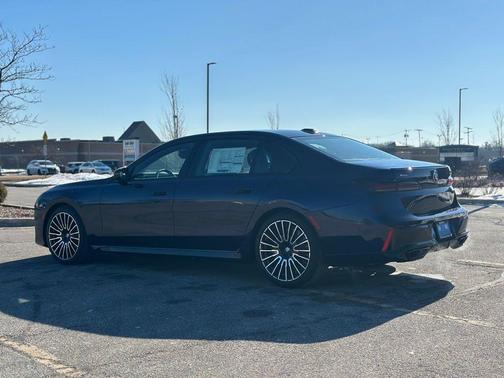 2026 BMW 760 760i xDrive