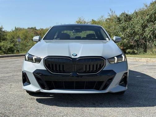 2026 BMW 530 i xDrive