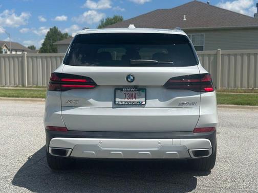Mineral White Metallic 2026 BMW X5 xDrive40i