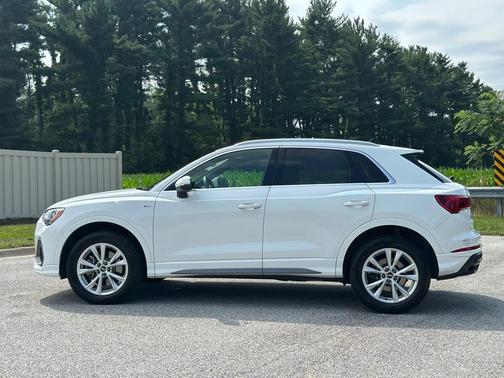 2022 Audi Q3 45 S line Premium