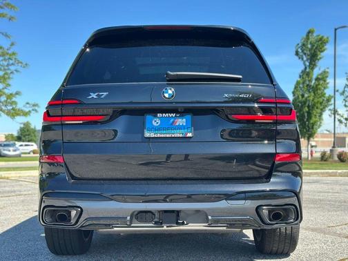 Black Sapphire Metallic 2027 BMW X7 xDrive40i