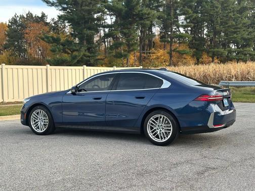 2024 BMW 530 i xDrive