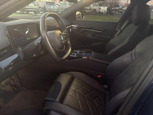 2024 BMW 530 i xDrive