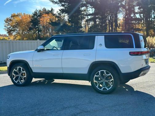 2022 Rivian R1S Launch Edition