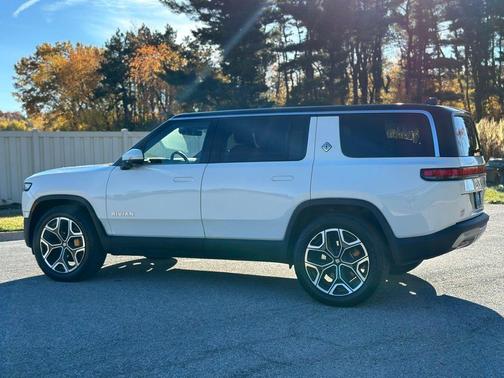 2022 Rivian R1S Launch Edition