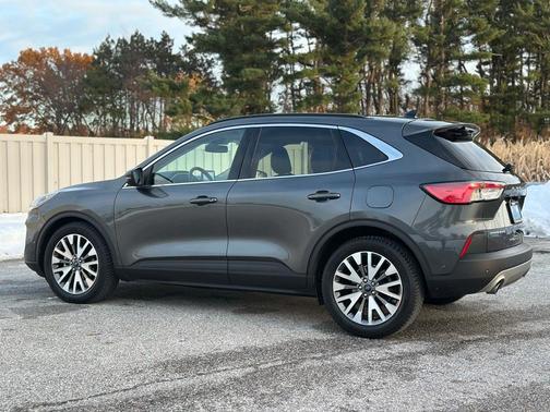 2020 Ford Escape Titanium Hybrid