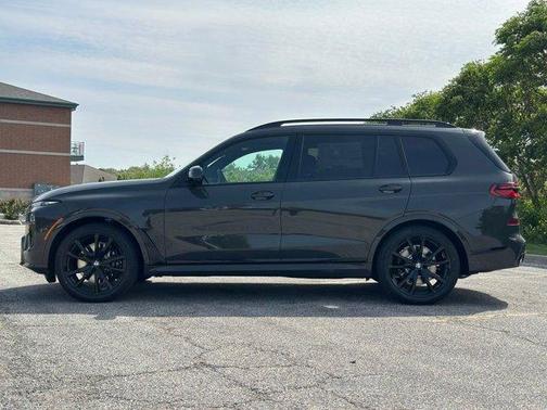 Gray Metallic 2027 BMW X7 xDrive40i